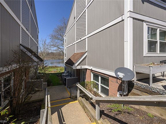 3rd image of 243 Portage Lakes Dr Unit E
