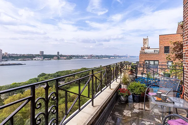 Sold by Keller Williams NYC | media 15