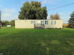 932 Carroll Rd, Peck, MI 48466