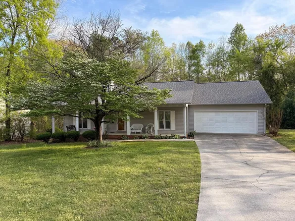 2627 Oakridge Dr, Rocky Face, GA 30740