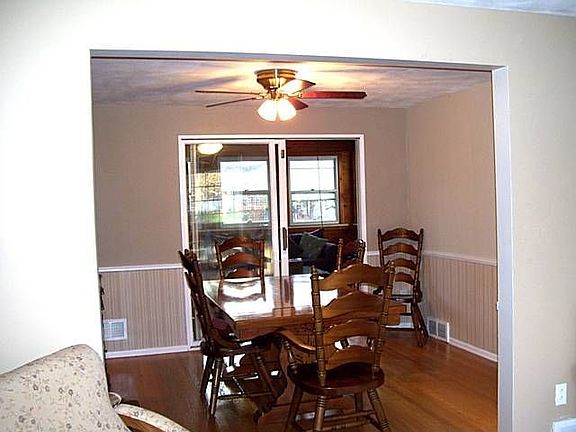 5th image of 19 Pittsford Manor Ln