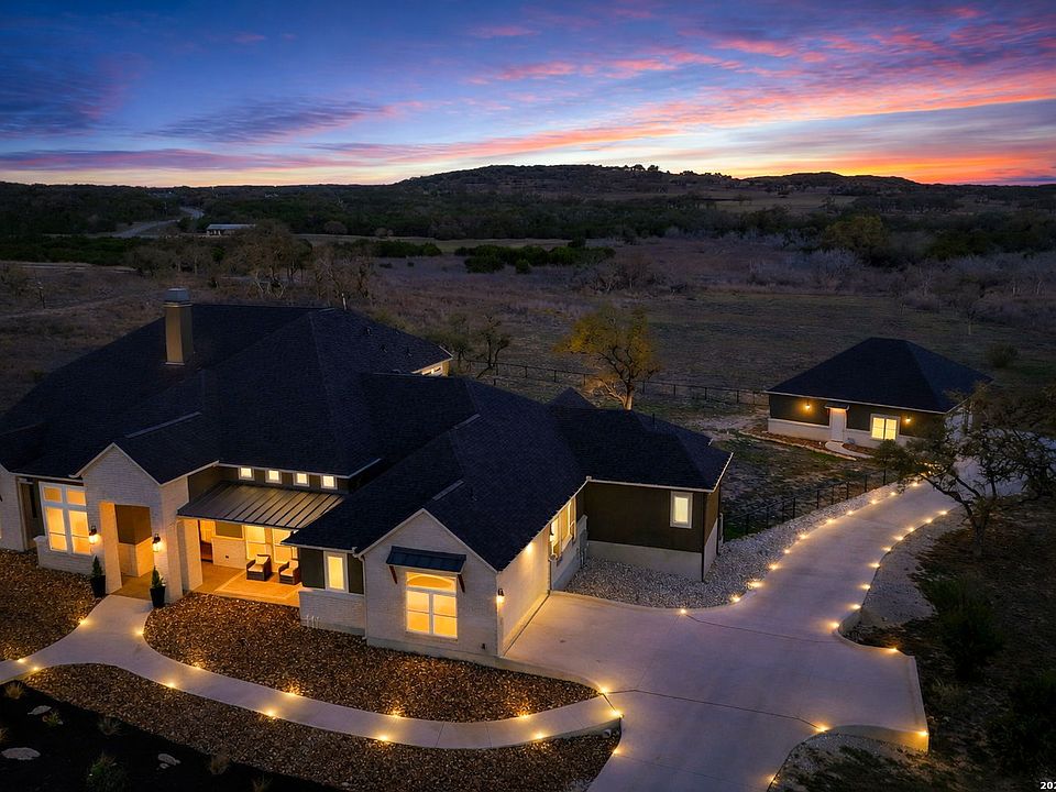 1st image of 321 Vista View Place