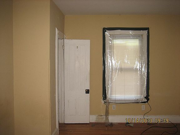 5th image of 135 William St