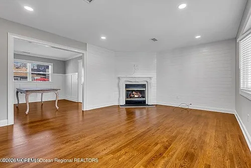 19 Bradley Ave Photo 1