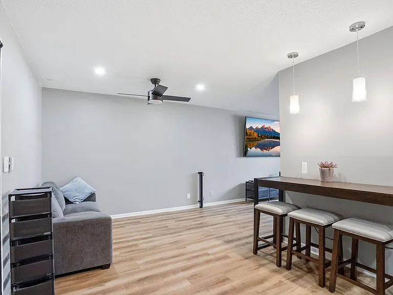 1204 S Lake Dr E #3 — Photo 7