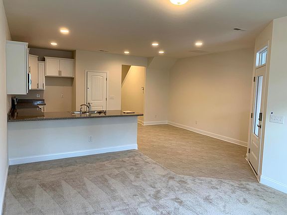 Spacious Dining area