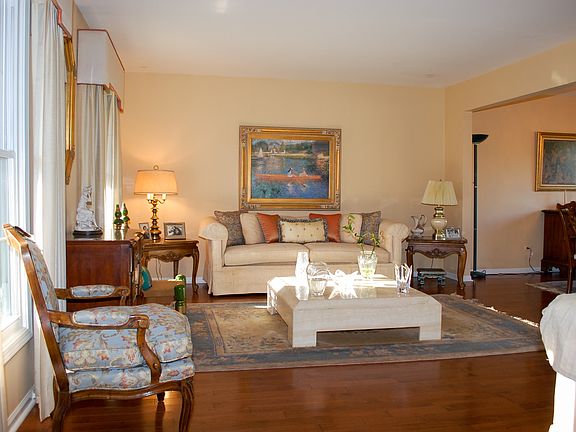 4th image of 626 Sandpebble Dr
