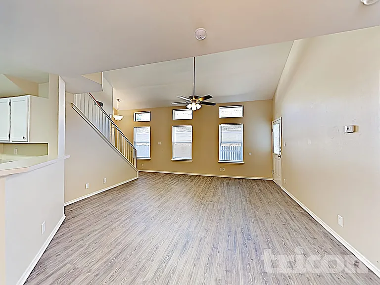 6734 Sandy Point Dr — Photo 7
