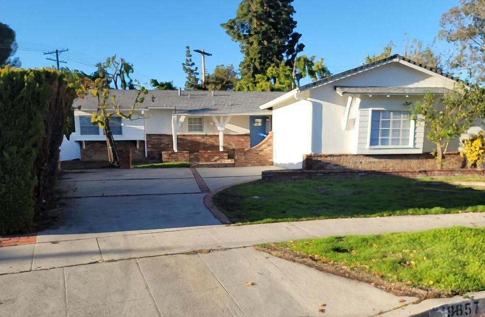 1st image of 19857 Leadwell St