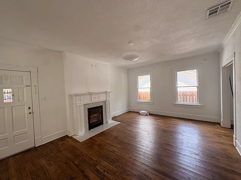 2626 Morrow Ave — Photo 6