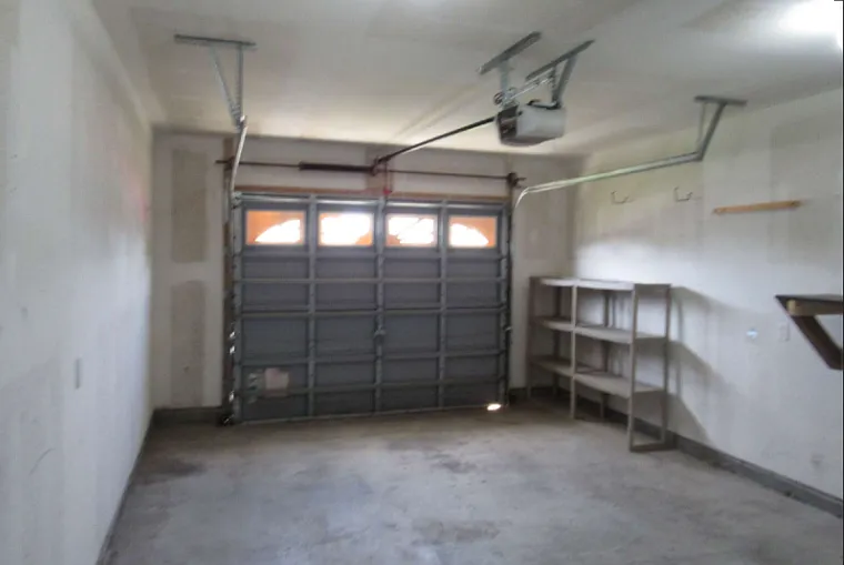 1077 Antigua Cir — Photo 12