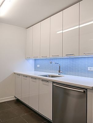 4th image of 227 W 77th St APT 7D