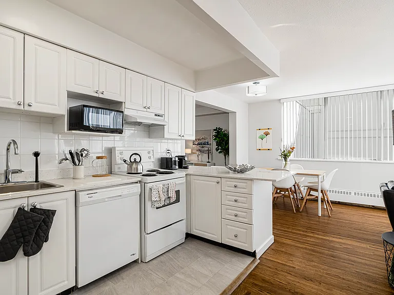 1750 Davie St #206 — Photo 11