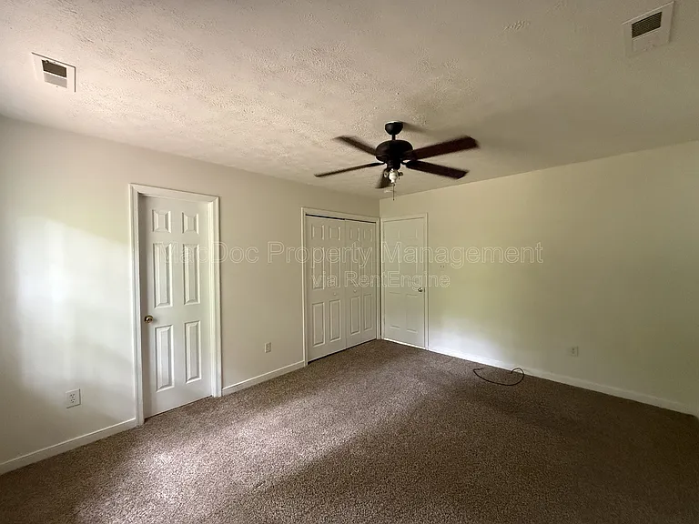 27140 Shannon Mill Dr — Photo 18