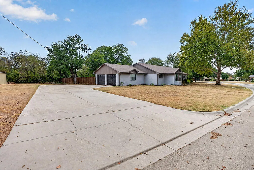 3 bed, 2000 sqft, $2,800 — Photo 3