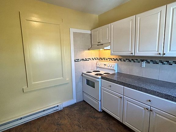 5th image of 113 N 13th St APT 3