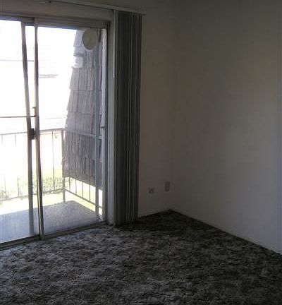 5th image of 5744 Hillsdale Blvd