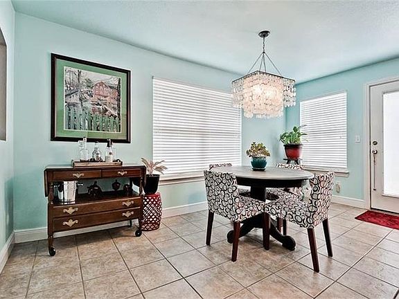 5th image of 706 Windsor Ln