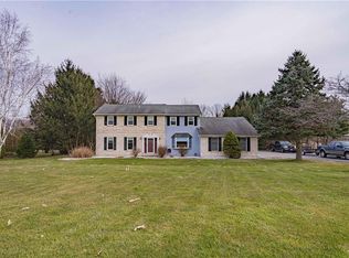 842 Blue Mountain Dr, Walnutport, PA 18088