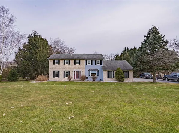 842 Blue Mountain Dr, Walnutport, PA 18088