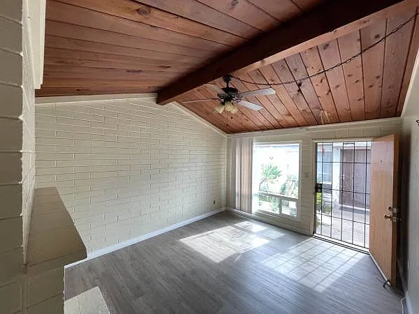 4464 Bond St — Photo 2