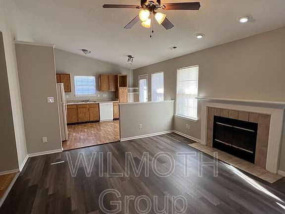 4th image of 5858 Rolling Bluff Ln