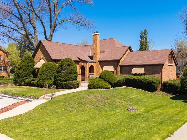 1125 Cedar Ave, Elgin, IL 60120