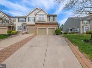 73 Hearthstone Ln, Marlton, NJ 08053