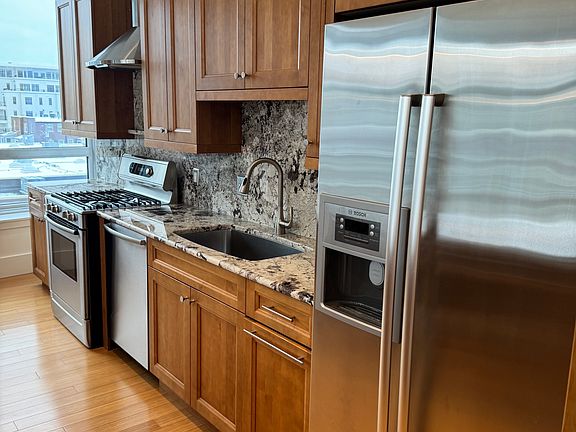 3rd image of 9 N Euclid Ave #504
