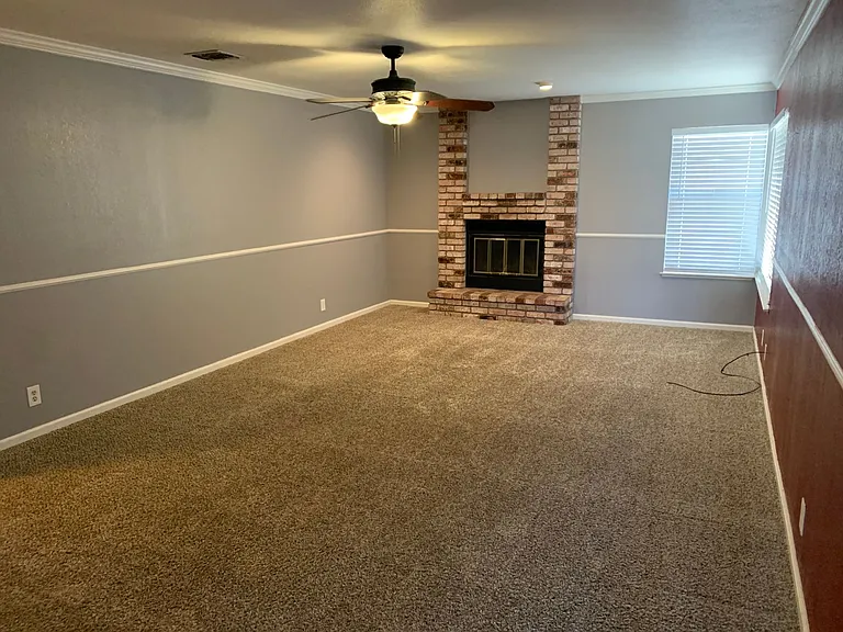 861 Cloverland Way — Photo 3