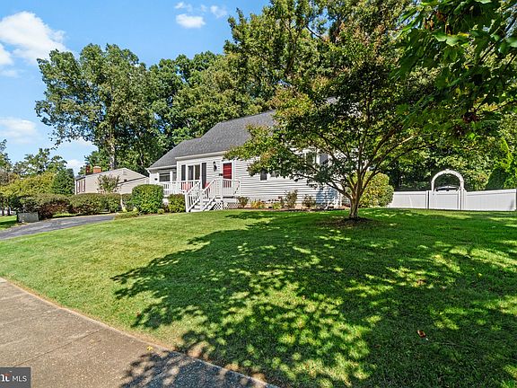 2nd image of 1491 Amberwood Dr S