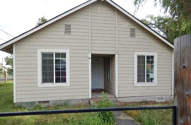 1st image of 303 Drumheller St