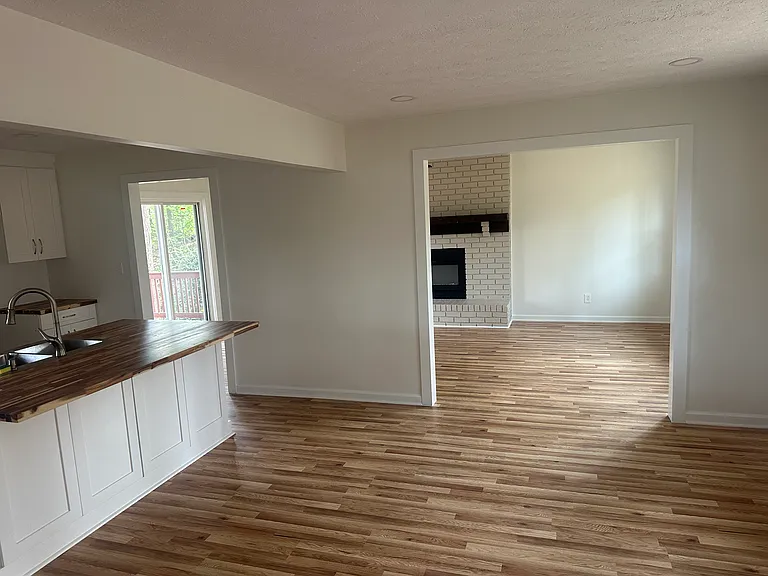 200 Stockwood Dr — Photo 12