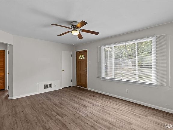 4th image of 9724 Dennis Dr