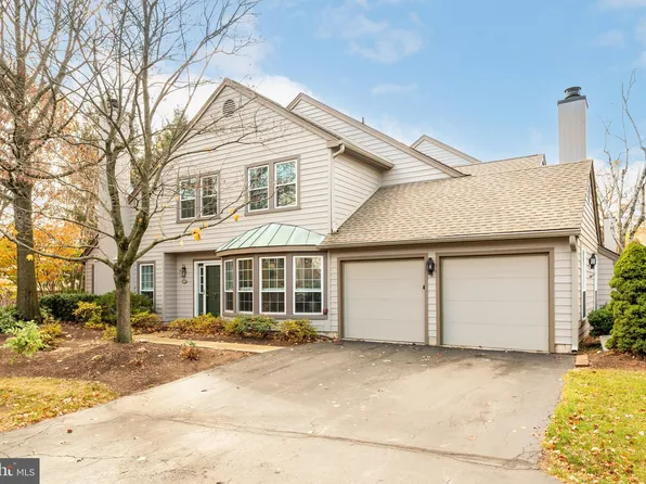 45 Manchester Ct, Berwyn, PA 19312
