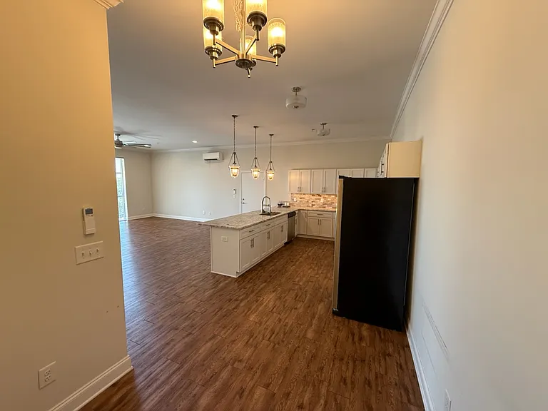 196 W Main St #6 — Photo 15