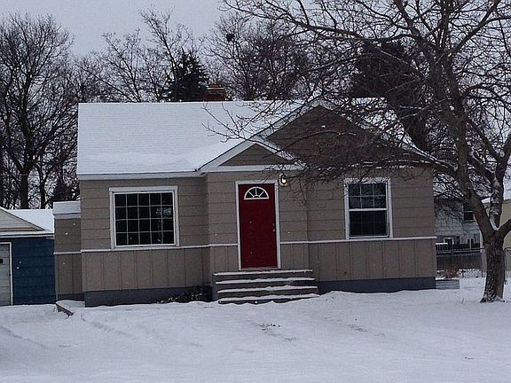 3rd image of 9605 E Maxwell Ave