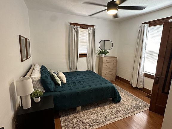3rd image of 5127 Emery Ave #1