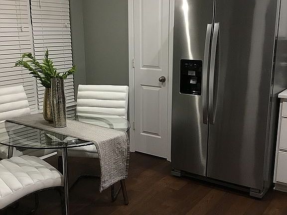 Kitchen dining area