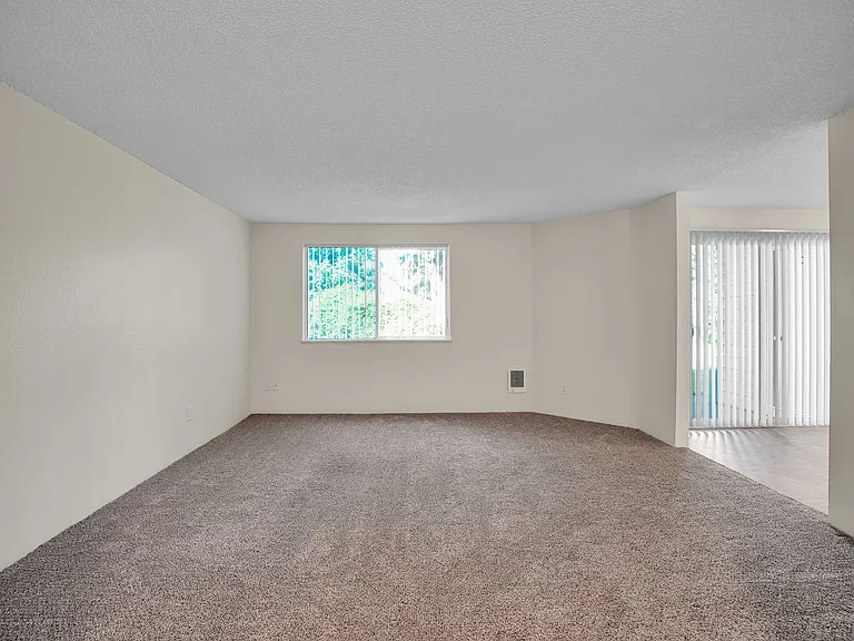Riverview Apartments — Photo 42