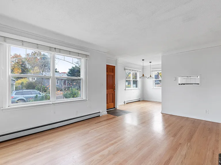 5935 NE 57th Ave — Photo 6
