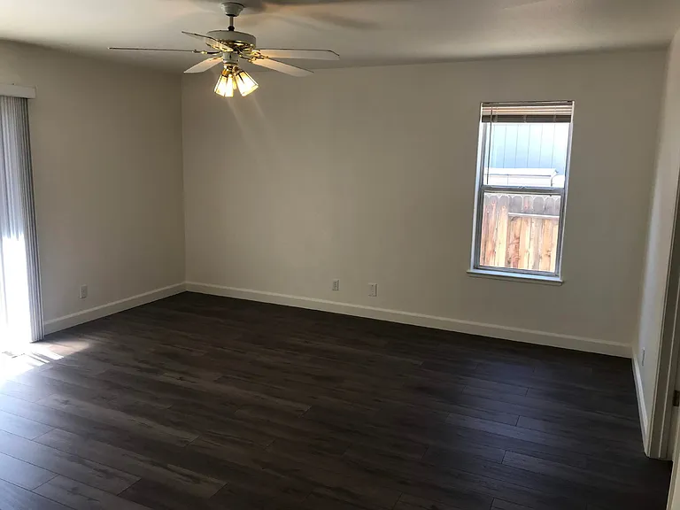 494 Len Cir — Photo 3