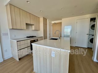 1626 Water St #2601, Kelowna, BC V1Y 0N7