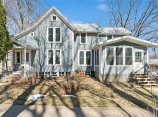419 3rd St NW, Mount Vernon, IA 52314