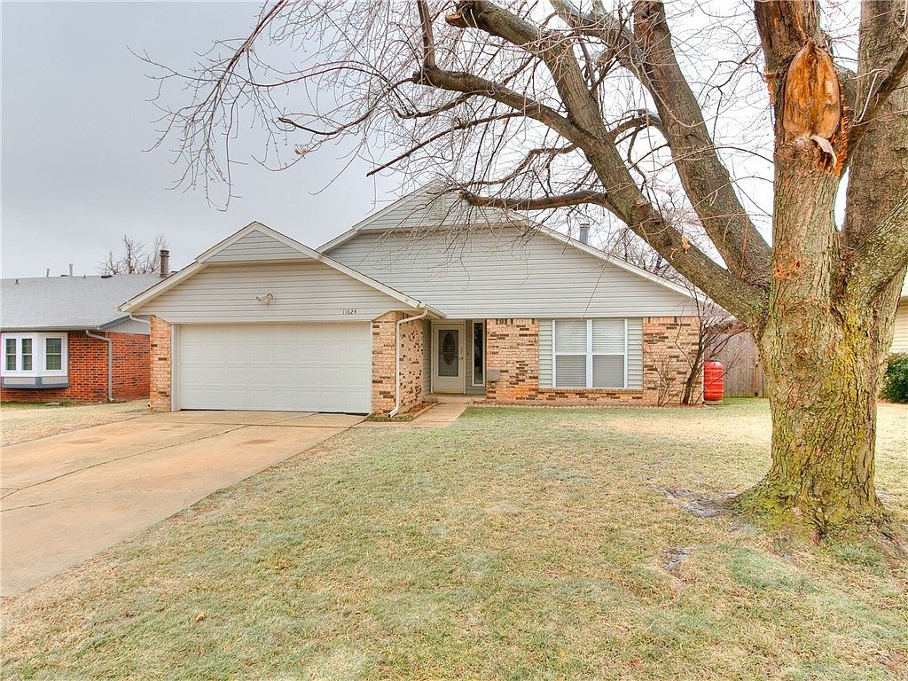 11624 SW 3rd Ter, Yukon, OK 73099 | Zillow