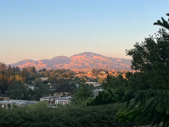 1940 Golden Rain Rd APT 7, Walnut Creek, CA 94595