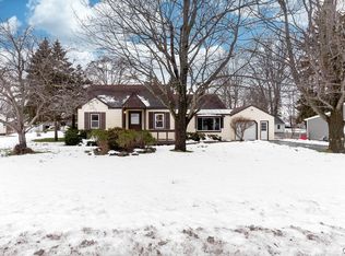 8583 Weaver Rd, Cicero, NY 13039