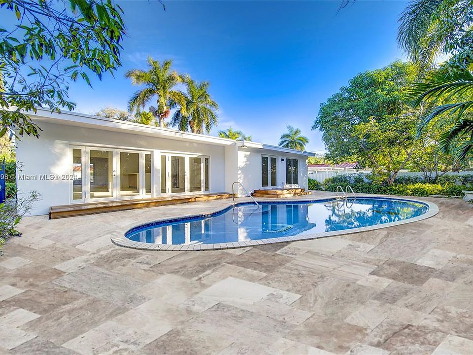 1st image of 2020 Alamanda Dr