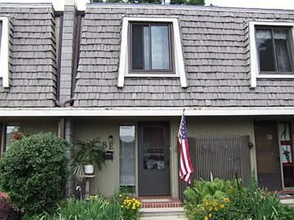 3333 5th Ave #E, South Milwaukee, WI 53172