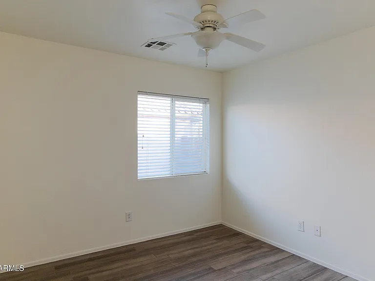 1759 W Wilson Ave — Photo 8